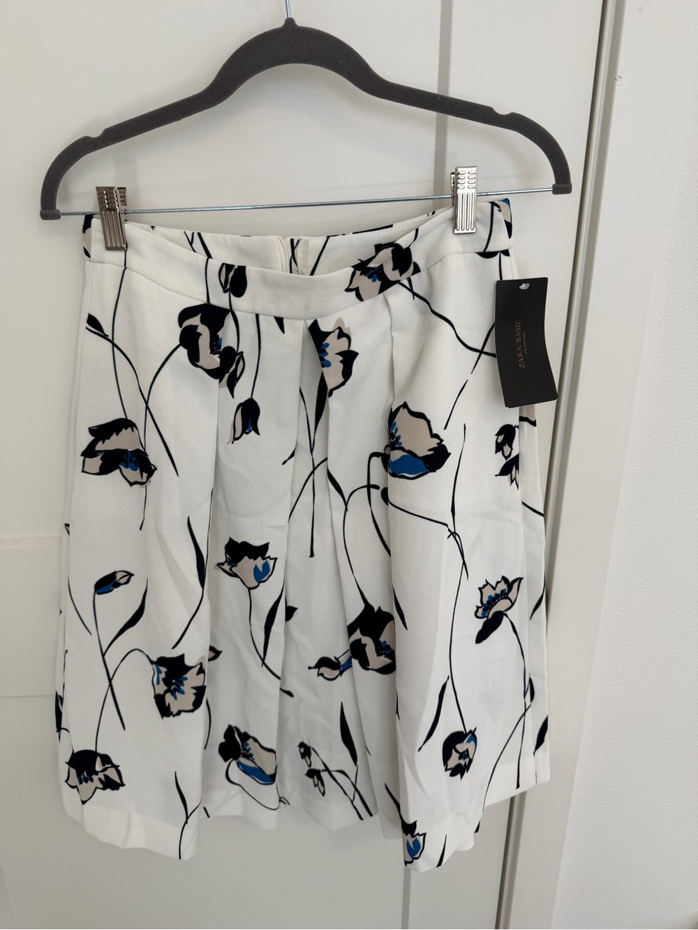 Zara White Midi Skirt with Black & Blue Floral Print